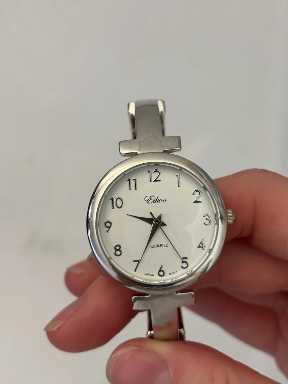 Classic Silver Bracelet Watch with White Dial
